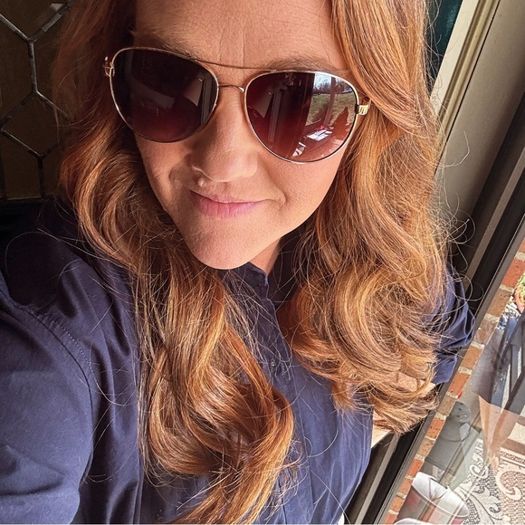 Meet your Posher, Amber - Picture 2 of 4